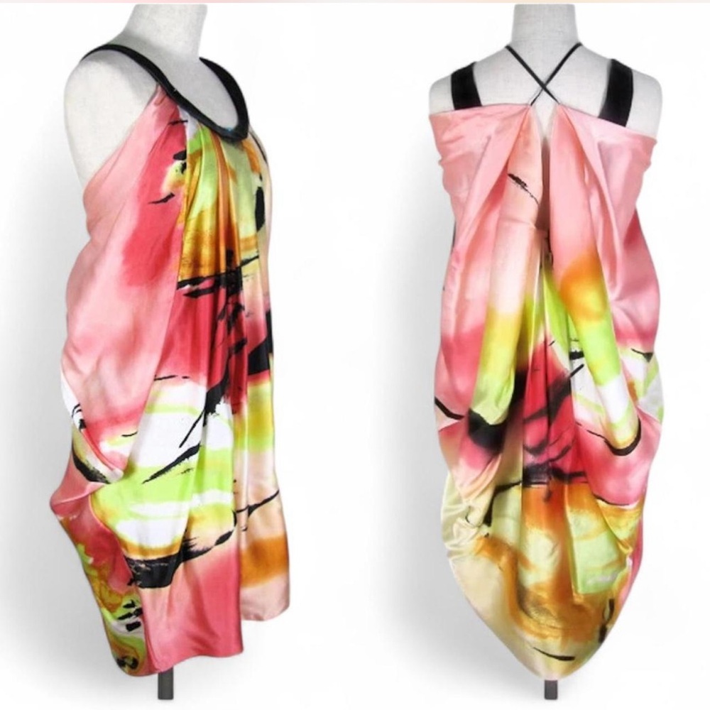 BCBG Maxazria 100% Silk Sunrise Floral Charm Charmeuse
Cocktail Dress